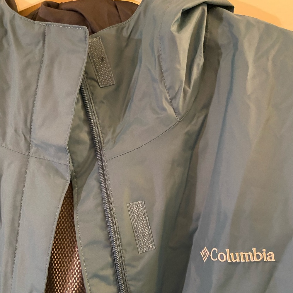 Columbia Women's Blue Raincoat - Picture 2 of 6